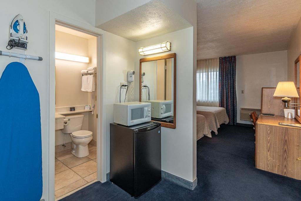 Americas Best Value Inn Ashtabula/Austinburg Exterior foto