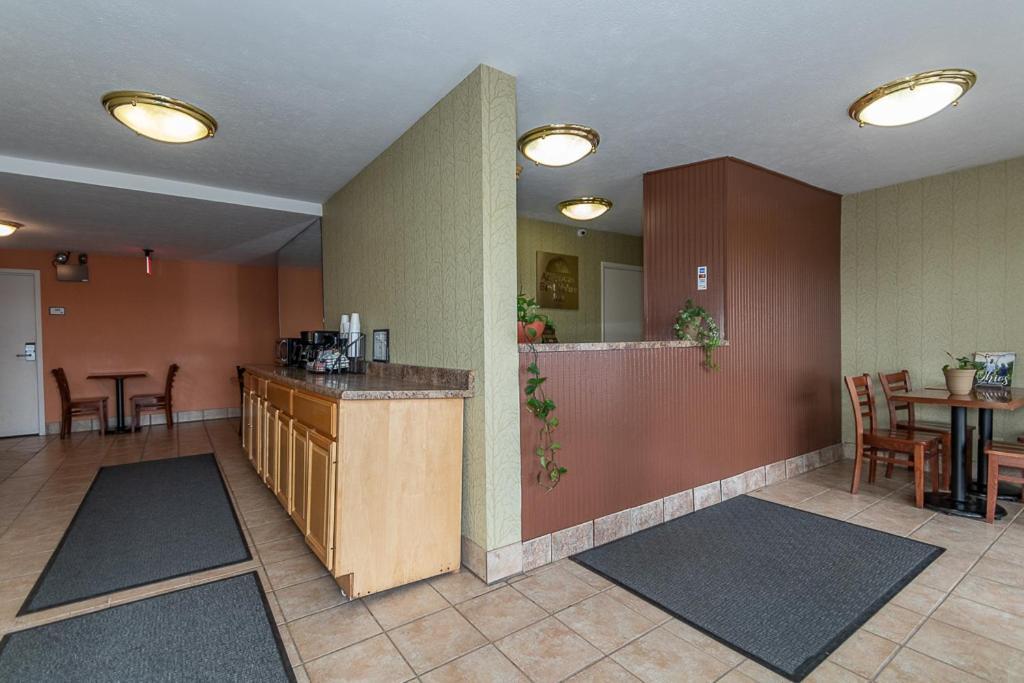 Americas Best Value Inn Ashtabula/Austinburg Exterior foto