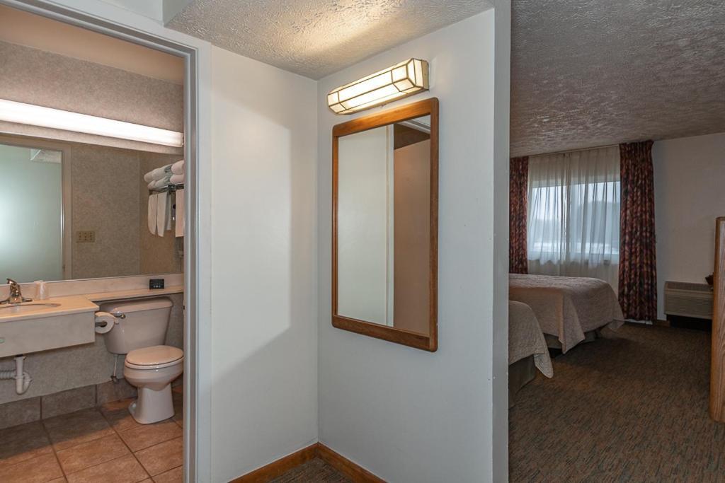 Americas Best Value Inn Ashtabula/Austinburg Exterior foto